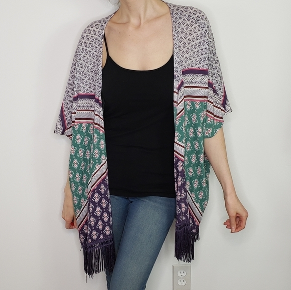 Victoria's Secret fringed kimono multi pattern - Picture 2 of 9